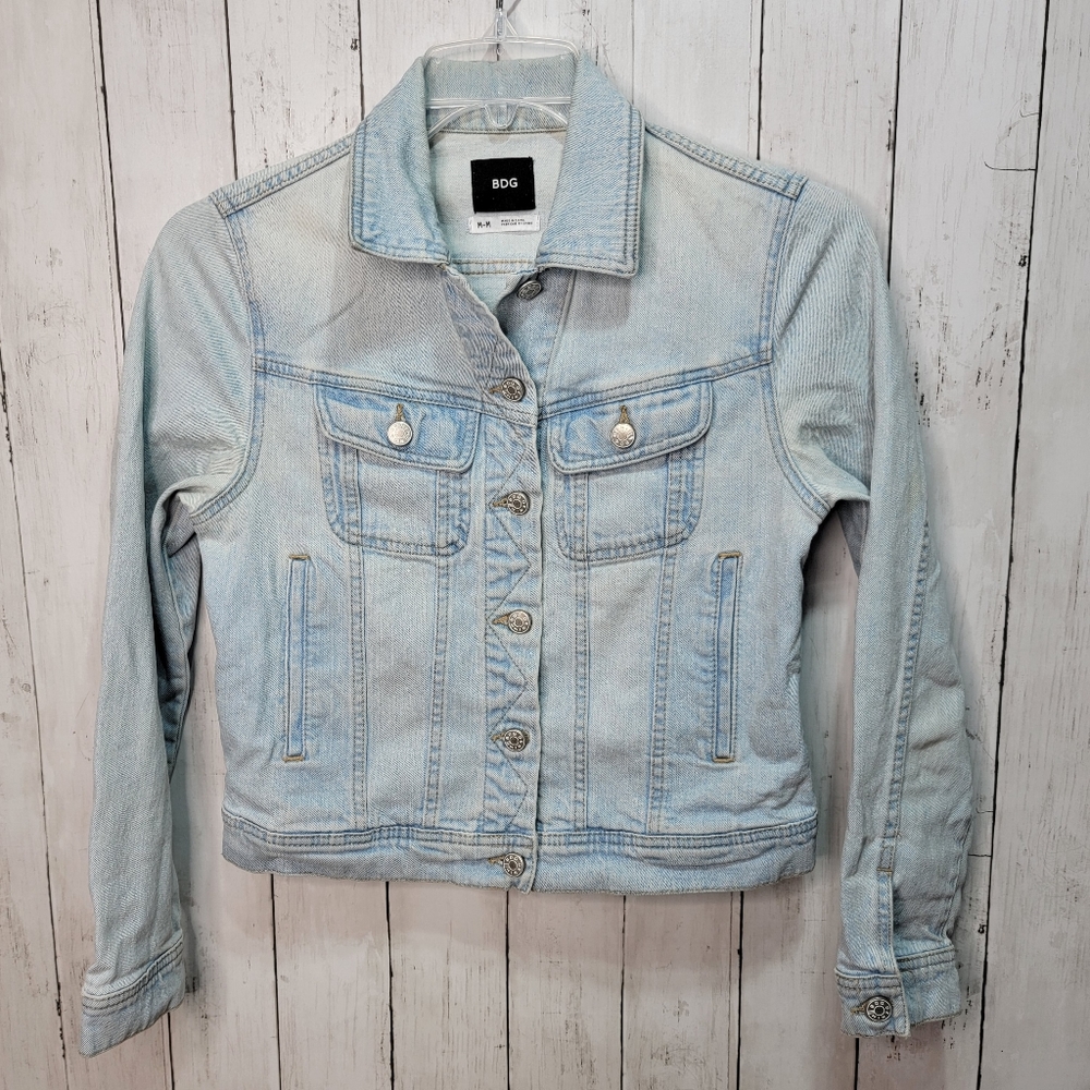 BDG Urban Outfitters Women's Blue Denim Light Wash Jacket Trucker Size Medium.